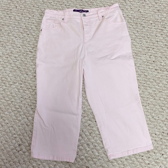 2 for $20 or 5 for $40
GLORIA VANDERBILT CAPRIS - SZ 8 - Picture 1 of 9
